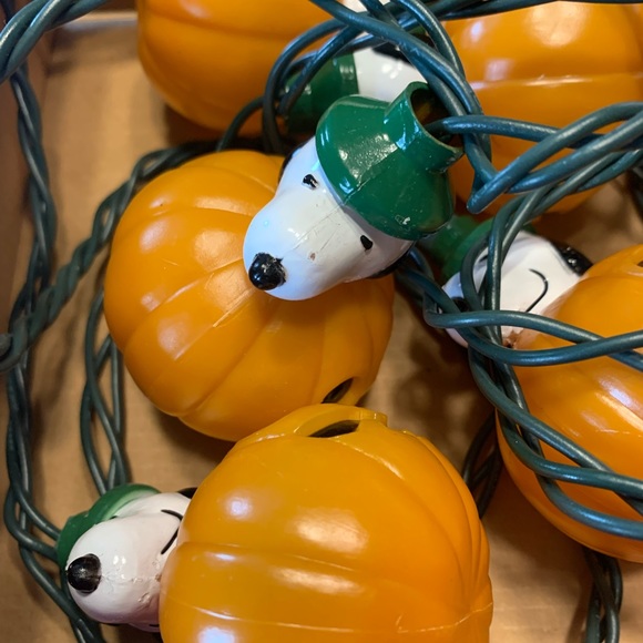 Peanut snoopy, low mode, plastic Halloween Punkin lights - Picture 4 of 8